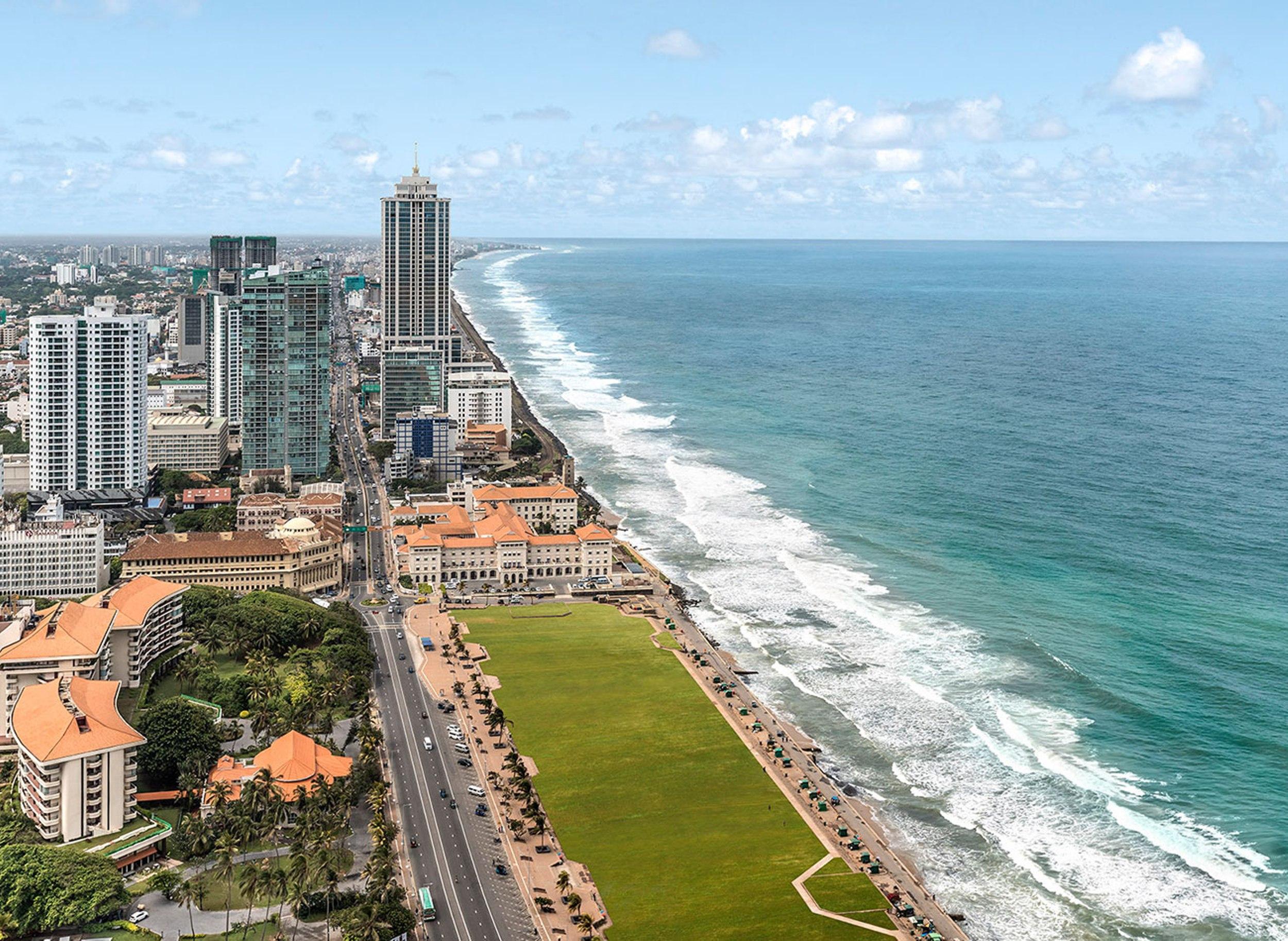 Shangri-La Kolombo Exteriér fotografie Aerial view of the Boca Raton Resort