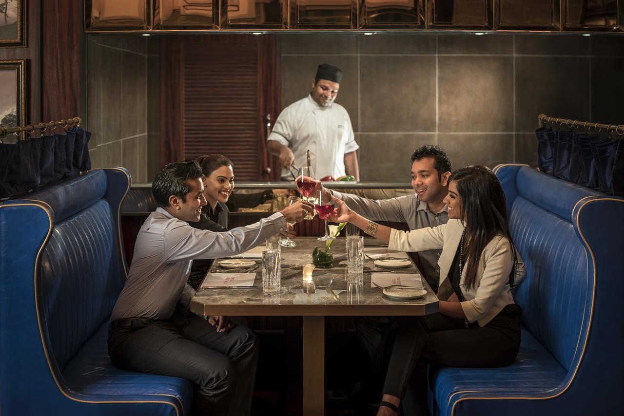 Shangri-La Kolombo Exteriér fotografie A restaurant in Mumbai, India