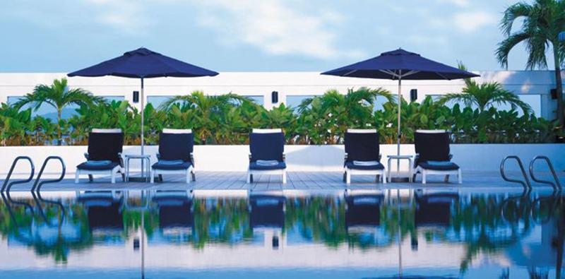 Shangri-La Kolombo Exteriér fotografie The pool at the hotel